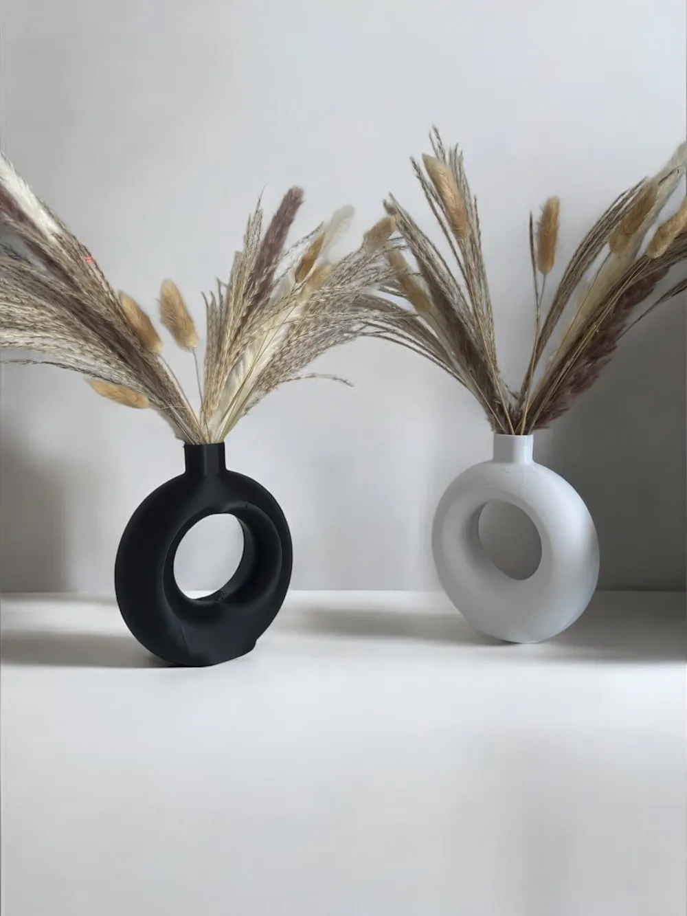 Modern Design Nordic Circular Ring Vase - Image 2